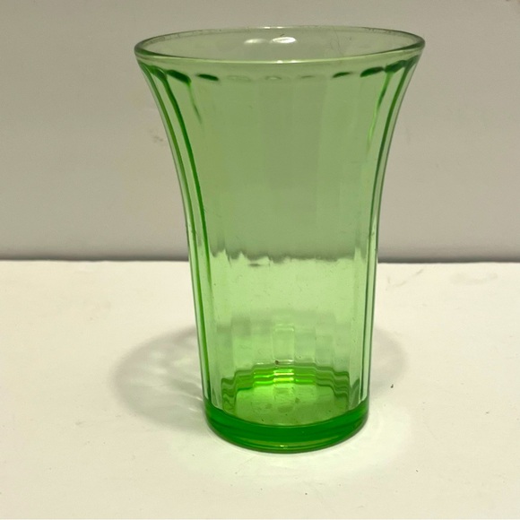 Unbranded Other - Green UV Glass - Flat Tumbler Glass